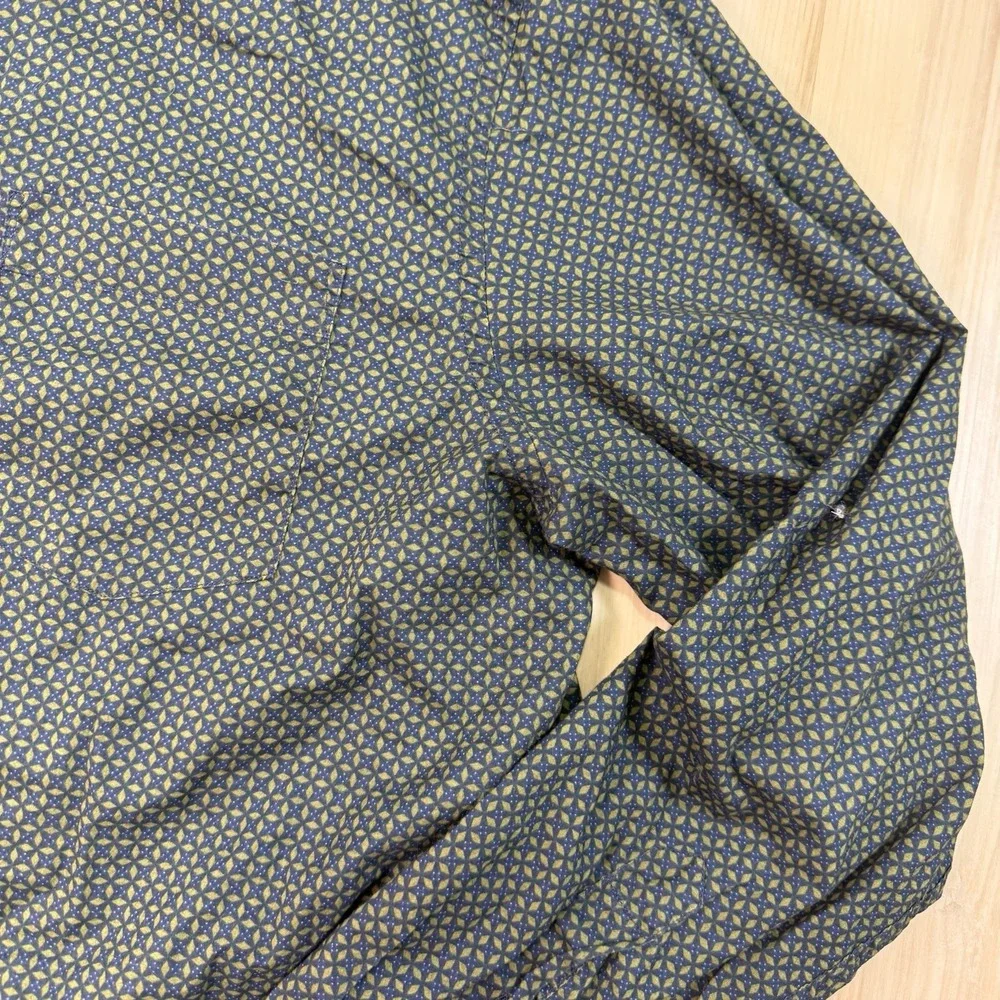 Banana Republic Mens Button Up Shirt XL Navy Pattern Untucked Fit Long Sleeve